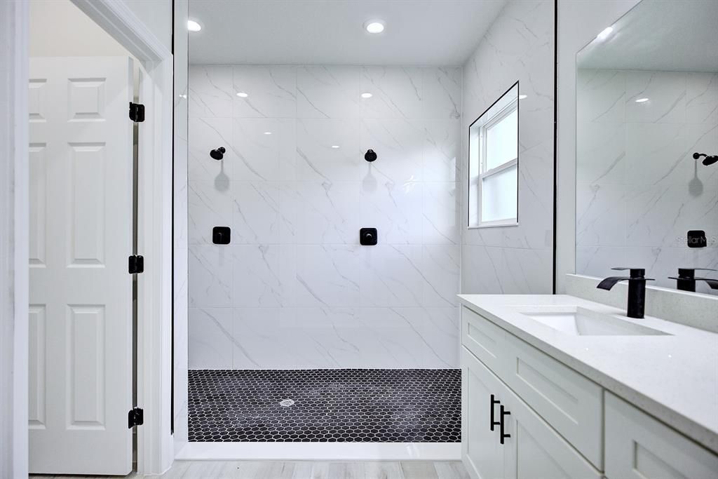 For Sale: $309,900 (3 beds, 2 baths, 1529 Square Feet)