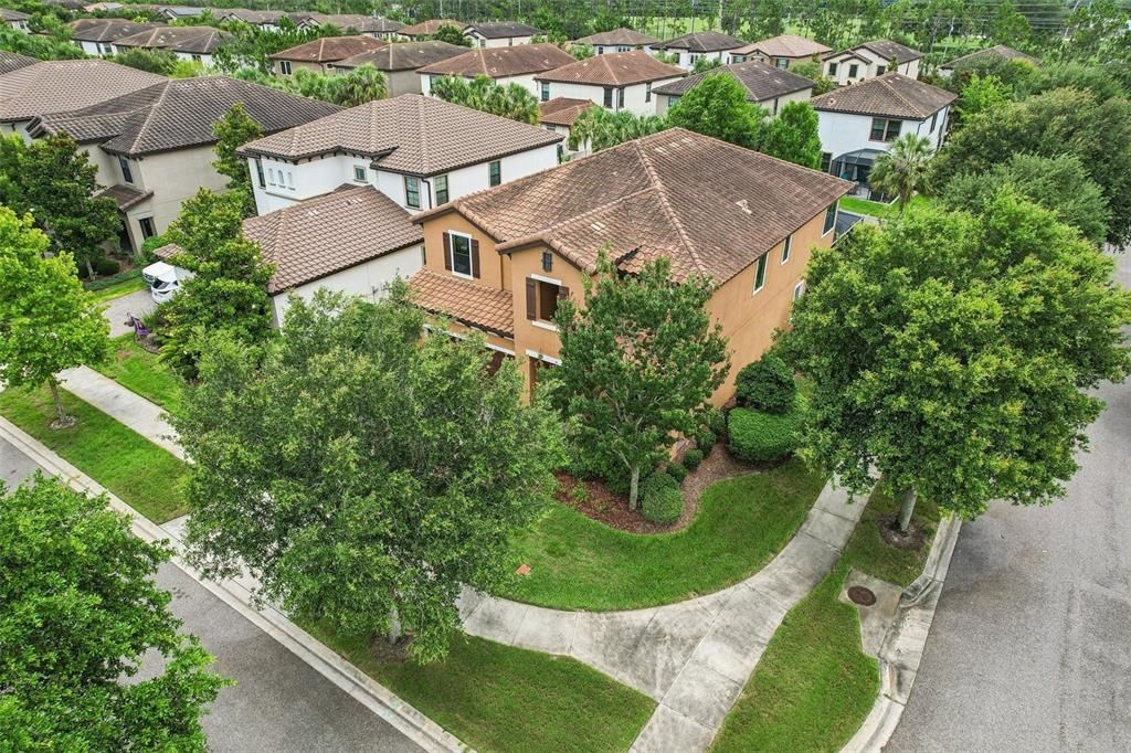 For Sale: $860,000 (6 beds, 4 baths, 3336 Square Feet)
