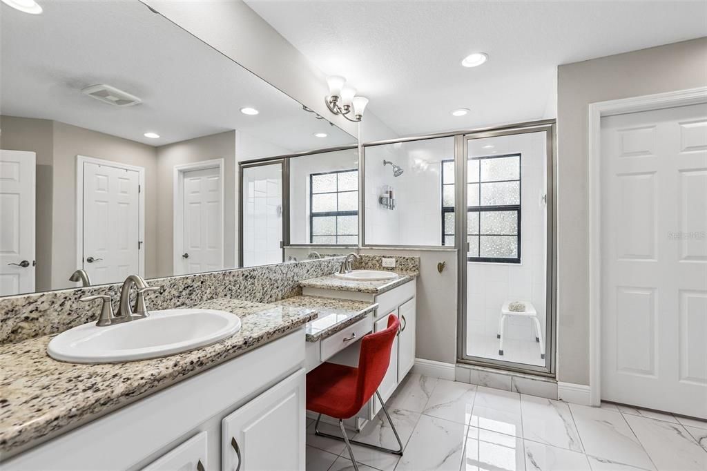 For Sale: $860,000 (6 beds, 4 baths, 3336 Square Feet)
