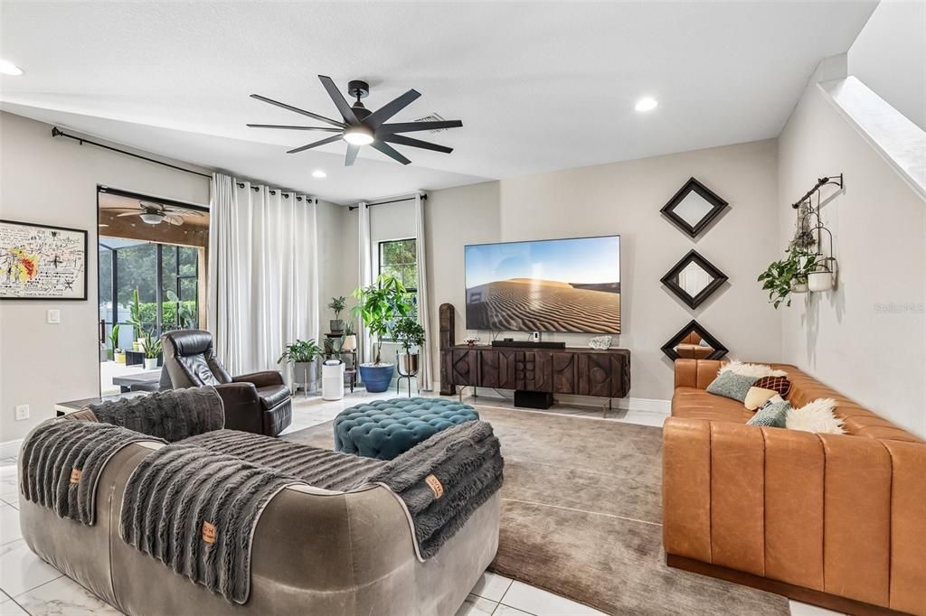 For Sale: $860,000 (6 beds, 4 baths, 3336 Square Feet)