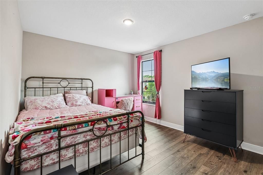 For Sale: $860,000 (6 beds, 4 baths, 3336 Square Feet)