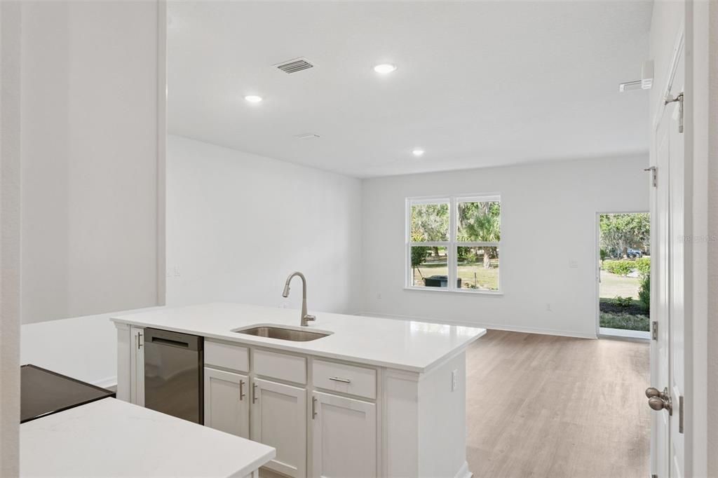 En Venta: $262,990 (3 camas, 2 baños, 1645 Pies cuadrados)