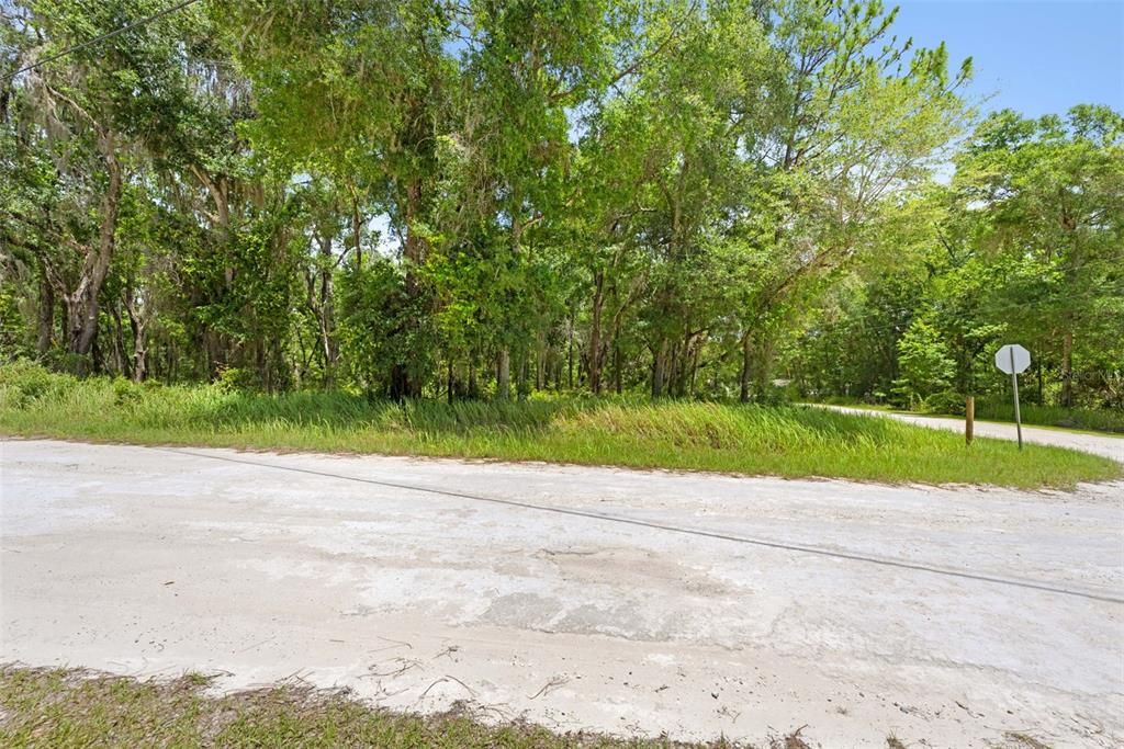 На продажу: $50,000 (0.90 acres)