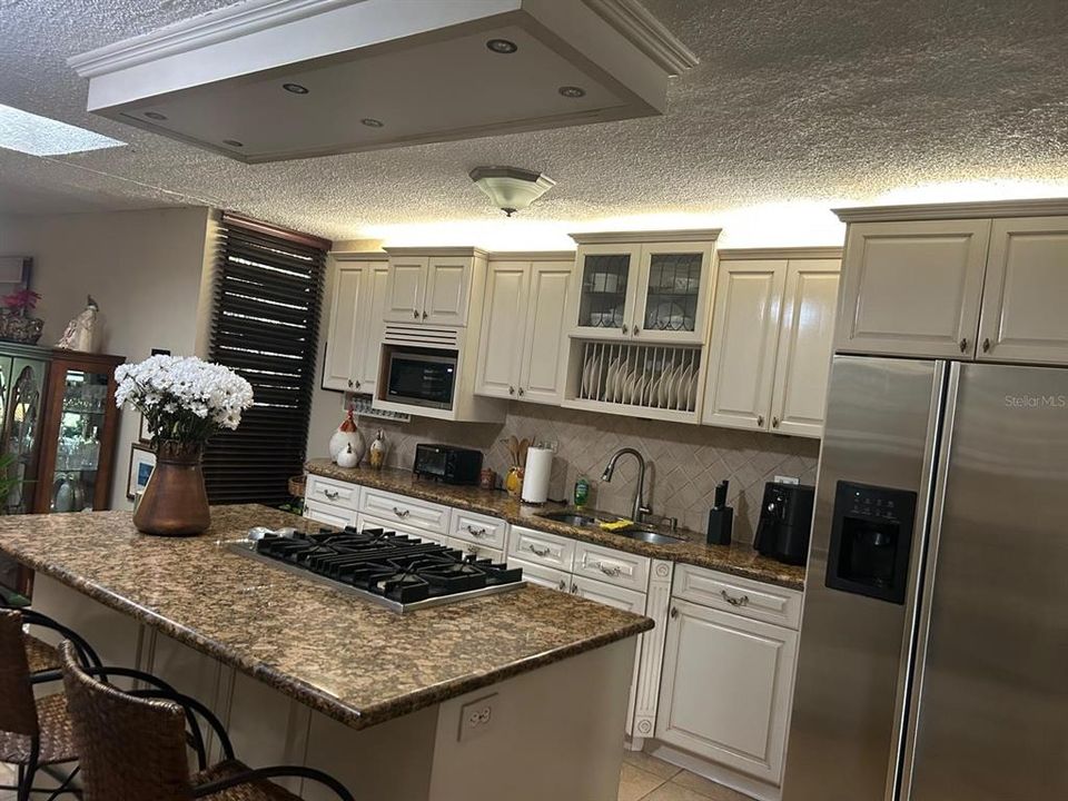 На продажу: $765,000 (4 спален, 2 ванн, 1902 Квадратных фут)