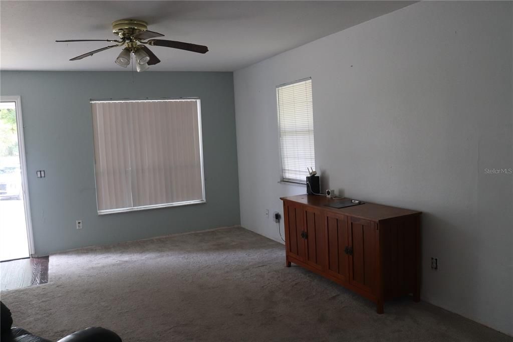 En Venta: $335,000 (3 camas, 2 baños, 1620 Pies cuadrados)