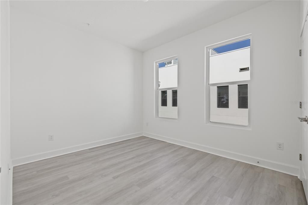 На продажу: $699,900 (3 спален, 3 ванн, 2077 Квадратных фут)