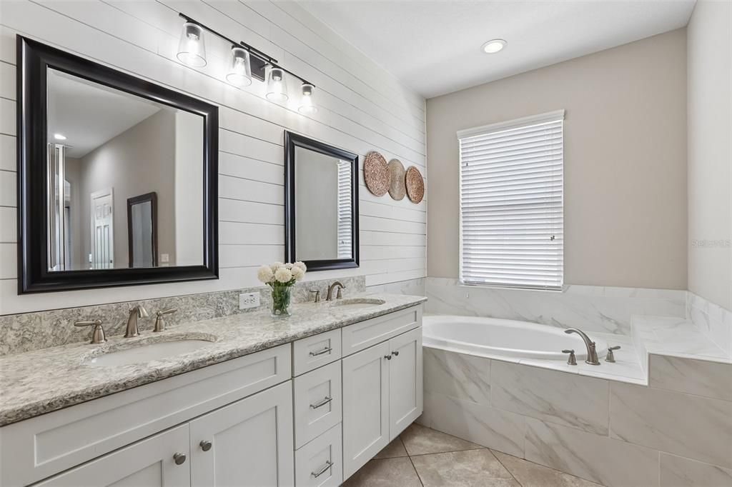 For Sale: $725,000 (4 beds, 3 baths, 2797 Square Feet)