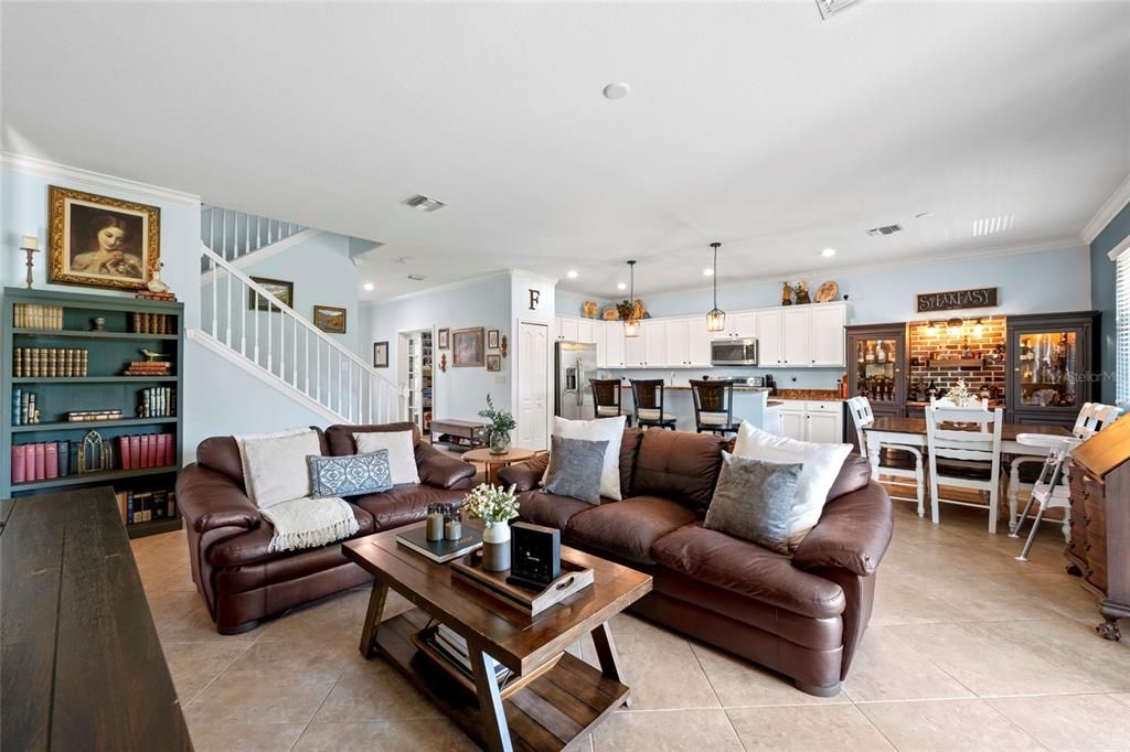 For Sale: $425,000 (4 beds, 3 baths, 2552 Square Feet)