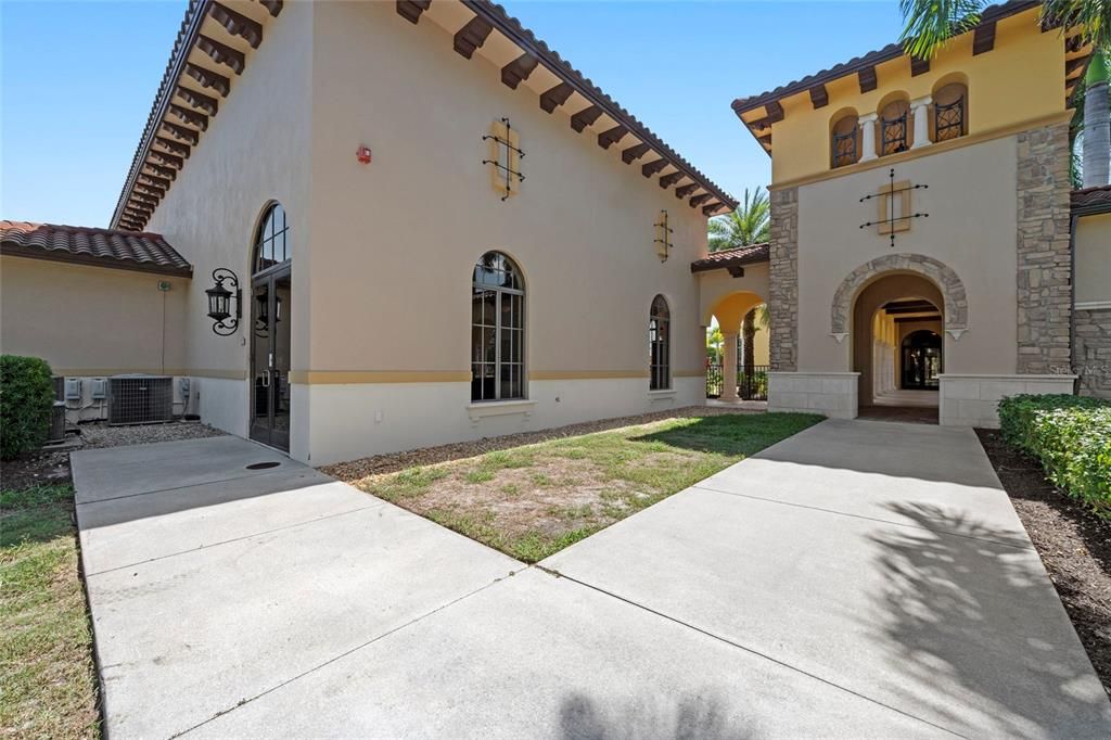 For Sale: $425,000 (4 beds, 3 baths, 2552 Square Feet)