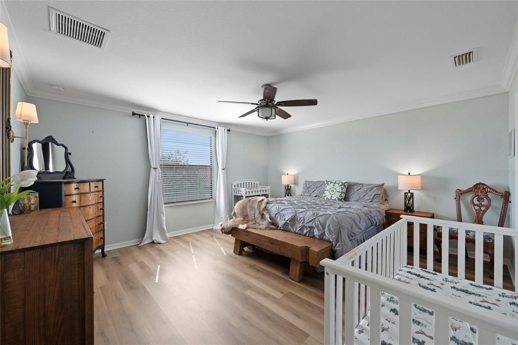 For Sale: $425,000 (4 beds, 3 baths, 2552 Square Feet)