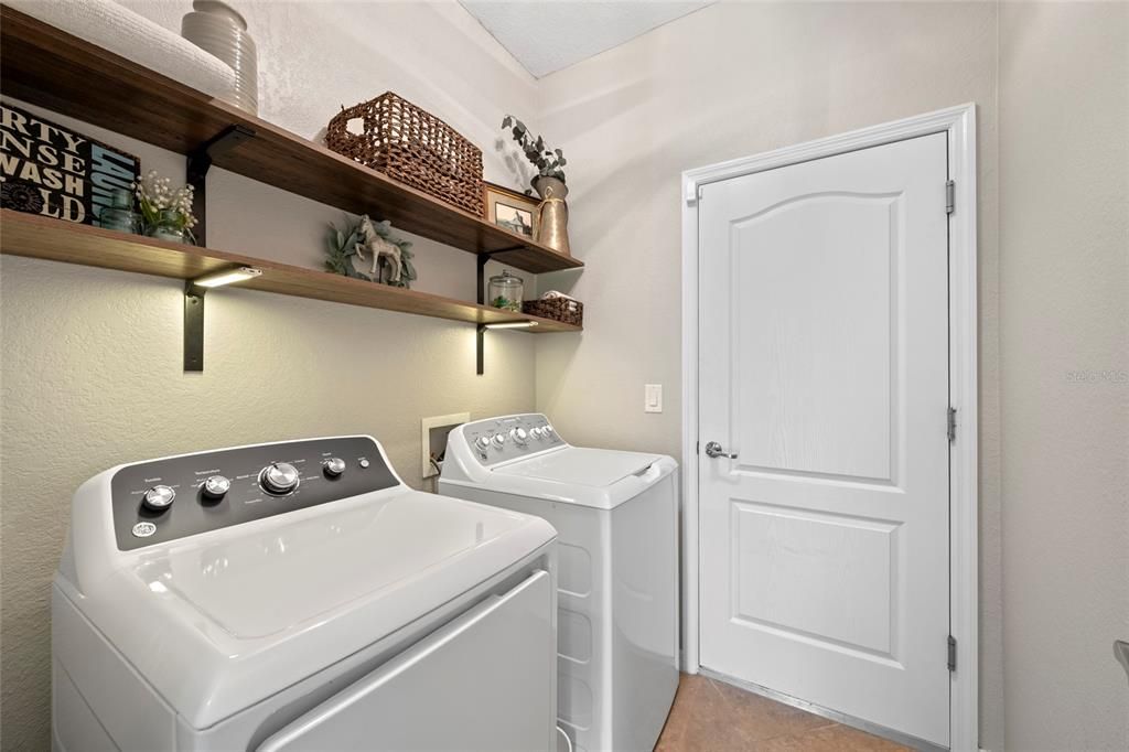 For Sale: $425,000 (4 beds, 3 baths, 2552 Square Feet)