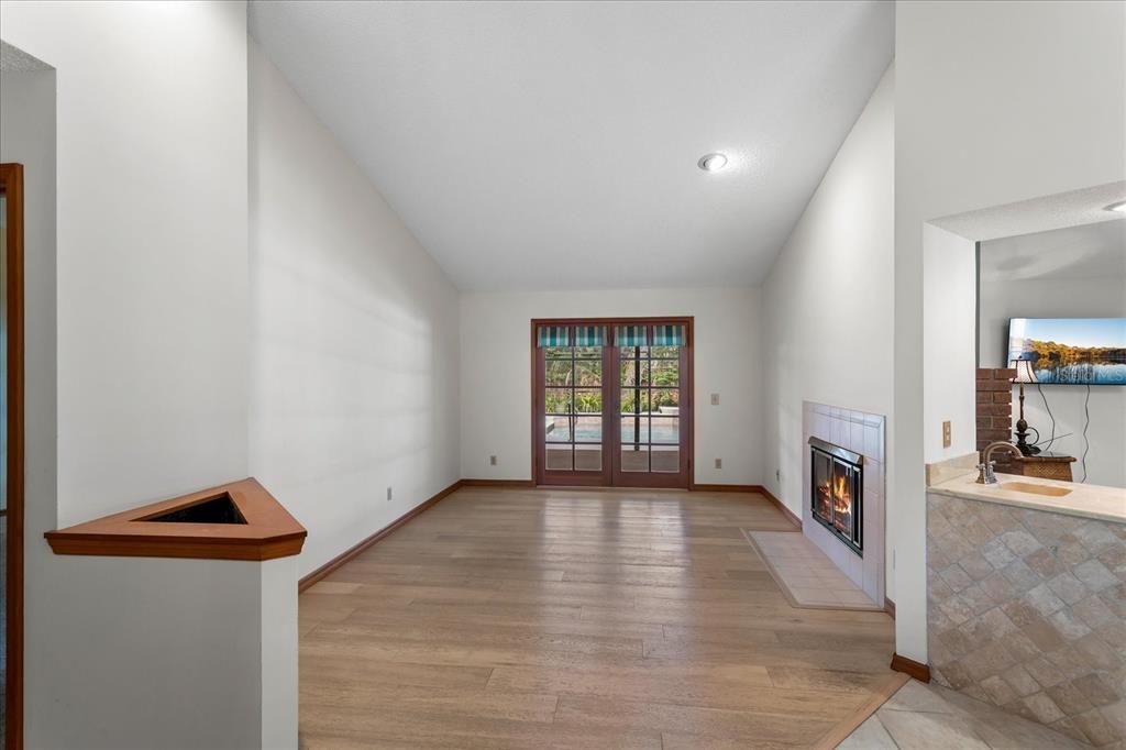 For Sale: $643,100 (4 beds, 2 baths, 2180 Square Feet)