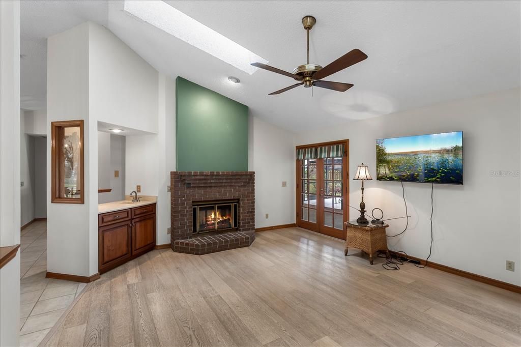 For Sale: $643,100 (4 beds, 2 baths, 2180 Square Feet)