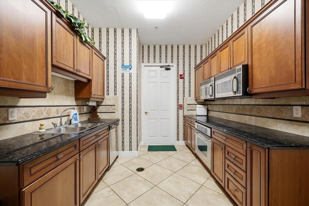 На продажу: $315,000 (3 спален, 2 ванн, 1451 Квадратных фут)