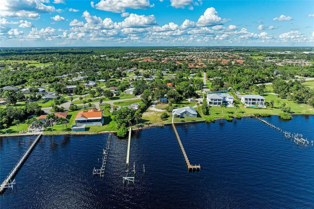 待售: $699,000 (0.77 acres)