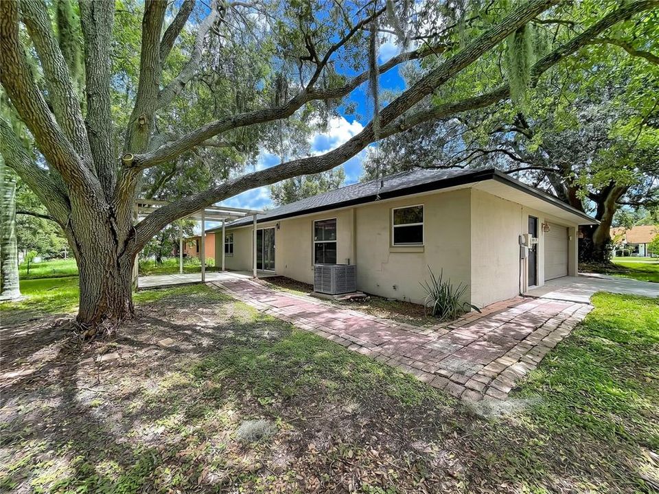 For Sale: $319,999 (3 beds, 2 baths, 1587 Square Feet)