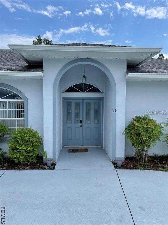 For Rent: $2,300 (3 beds, 2 baths, 1637 Square Feet)
