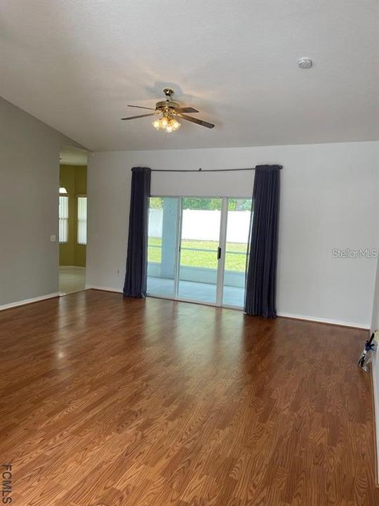 For Rent: $2,300 (3 beds, 2 baths, 1637 Square Feet)