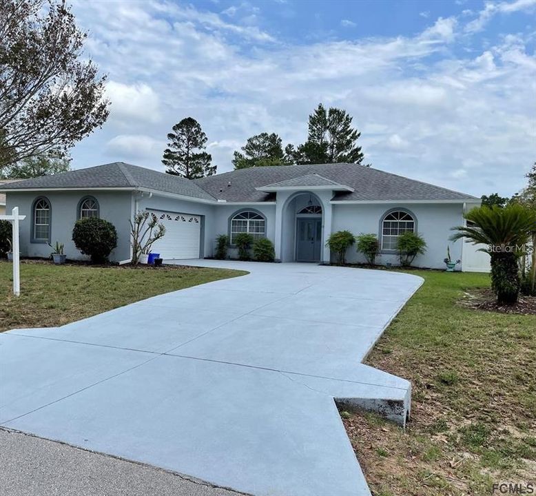 For Rent: $2,300 (3 beds, 2 baths, 1637 Square Feet)
