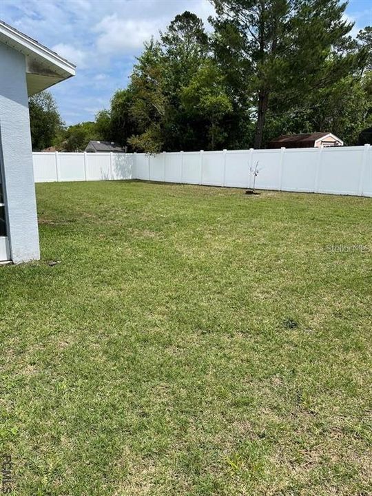 For Rent: $2,300 (3 beds, 2 baths, 1637 Square Feet)