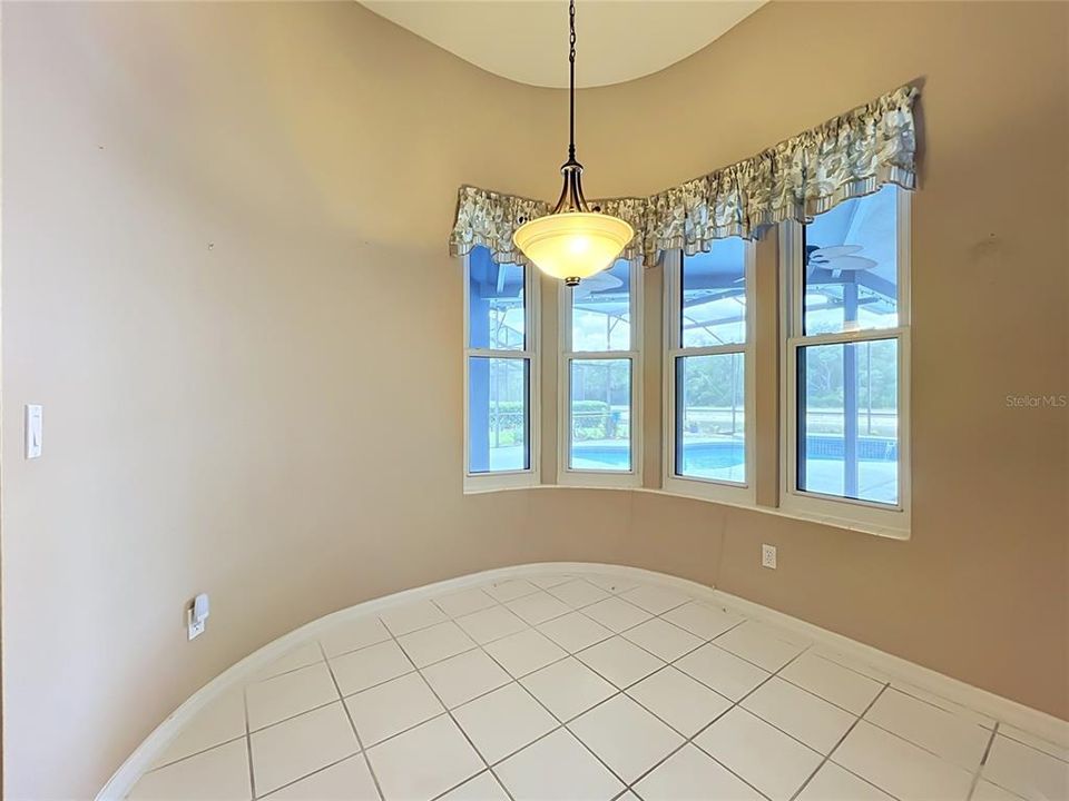 For Sale: $699,900 (4 beds, 3 baths, 2865 Square Feet)