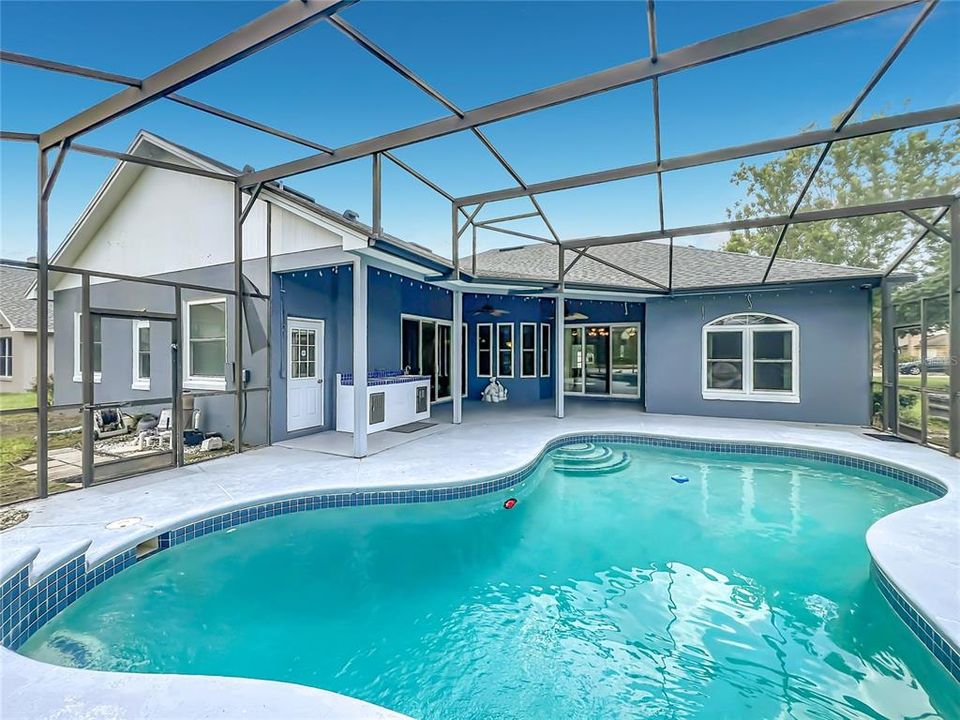 For Sale: $699,900 (4 beds, 3 baths, 2865 Square Feet)