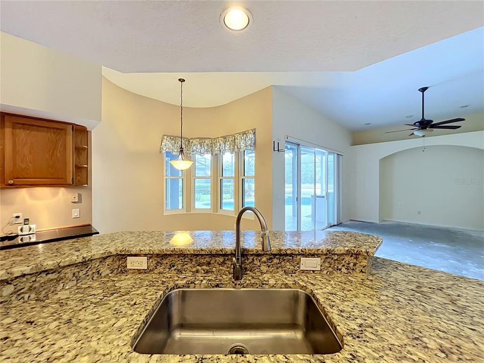 For Sale: $699,900 (4 beds, 3 baths, 2865 Square Feet)