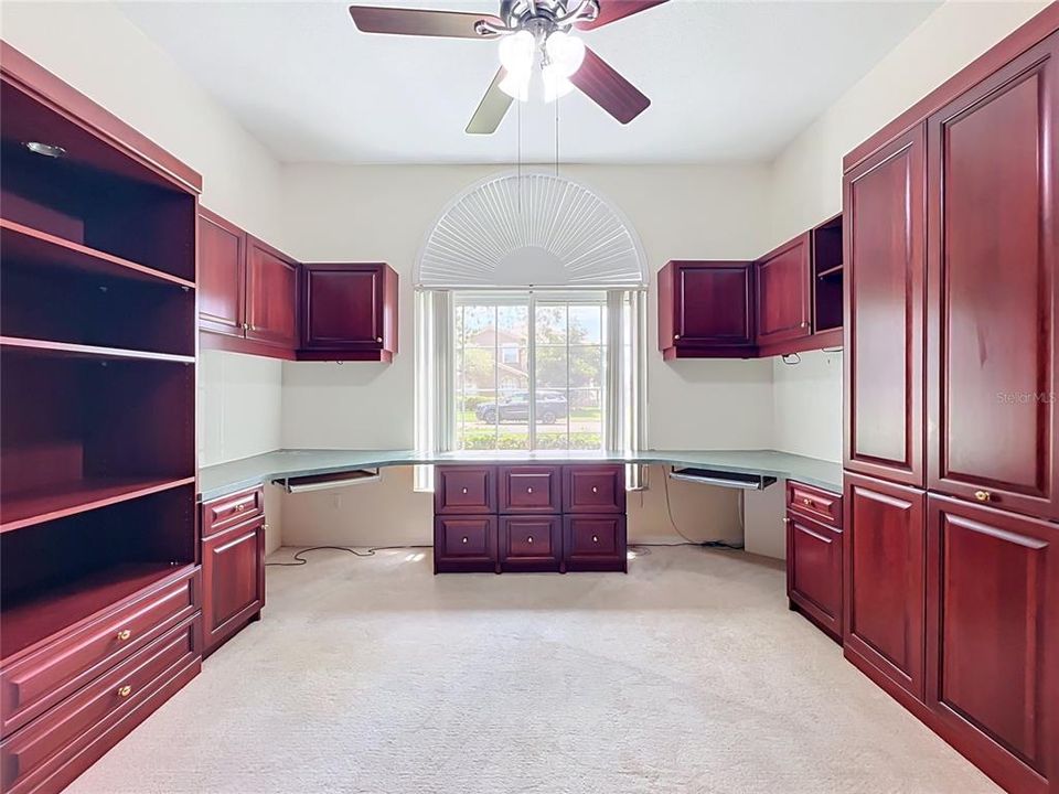 For Sale: $699,900 (4 beds, 3 baths, 2865 Square Feet)