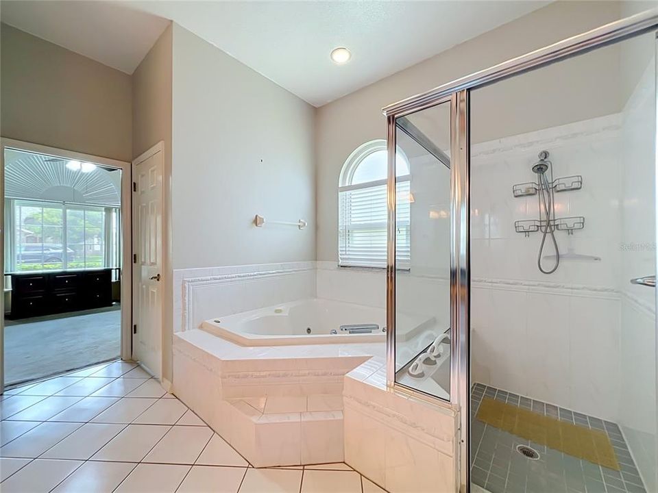 For Sale: $699,900 (4 beds, 3 baths, 2865 Square Feet)