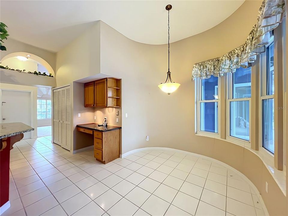 For Sale: $699,900 (4 beds, 3 baths, 2865 Square Feet)