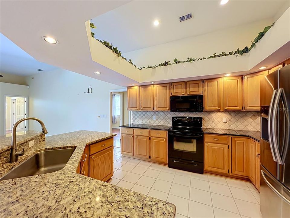 For Sale: $699,900 (4 beds, 3 baths, 2865 Square Feet)