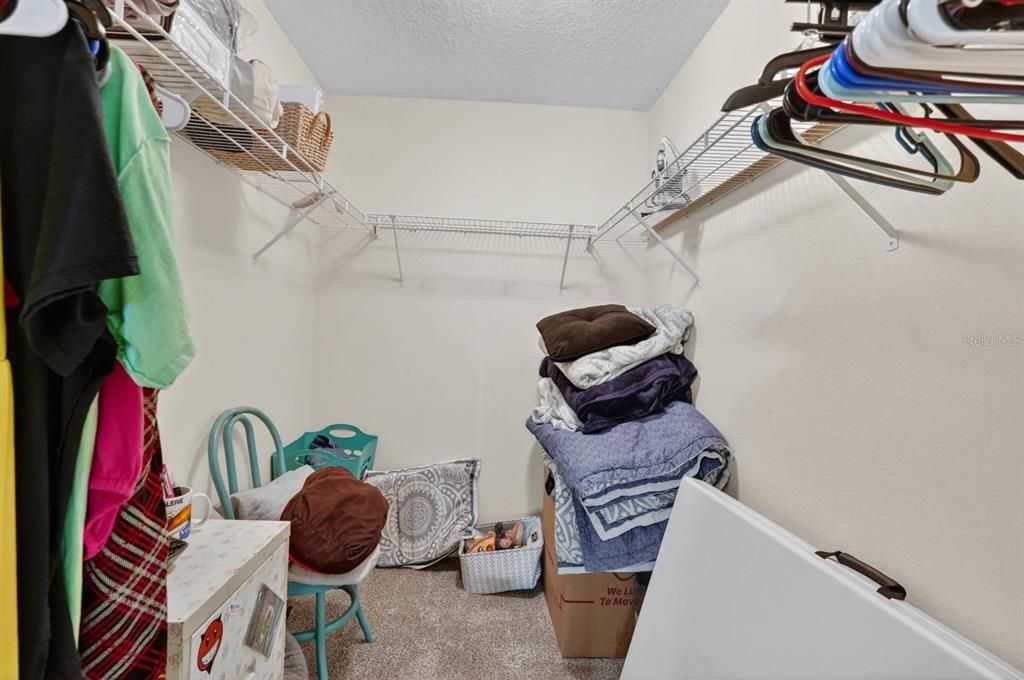 For Sale: $335,000 (3 beds, 2 baths, 1598 Square Feet)