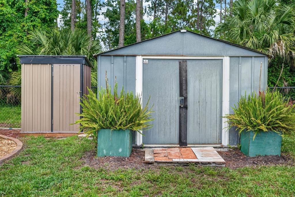 For Sale: $335,000 (3 beds, 2 baths, 1598 Square Feet)