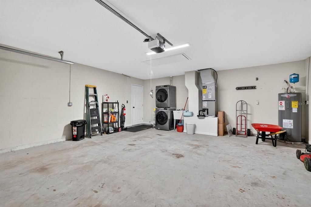 For Sale: $335,000 (3 beds, 2 baths, 1598 Square Feet)