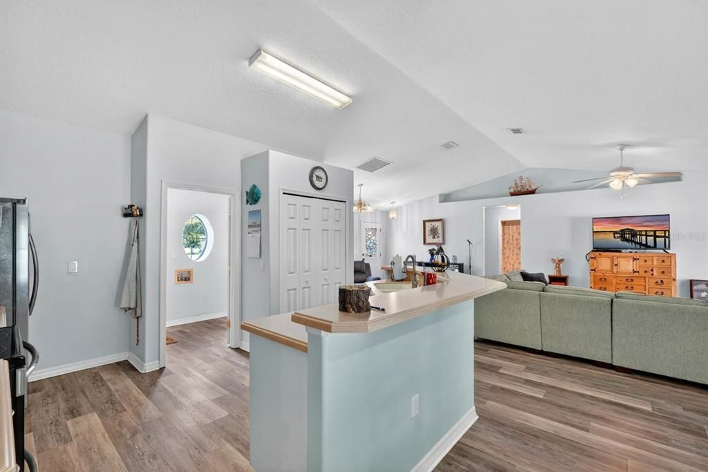 For Sale: $335,000 (3 beds, 2 baths, 1598 Square Feet)