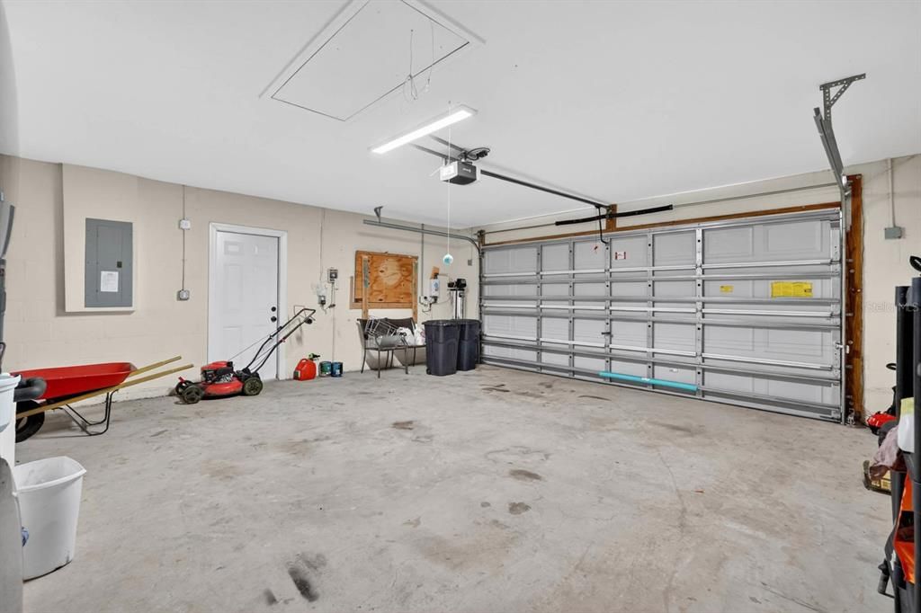 For Sale: $335,000 (3 beds, 2 baths, 1598 Square Feet)