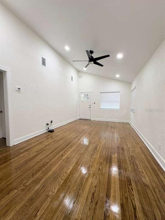 En Renta: $1,475 (2 camas, 1 baños, 850 Pies cuadrados)