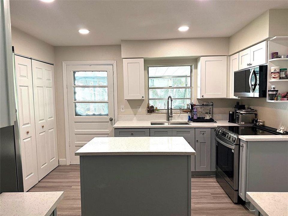 For Sale: $244,900 (3 beds, 2 baths, 1344 Square Feet)