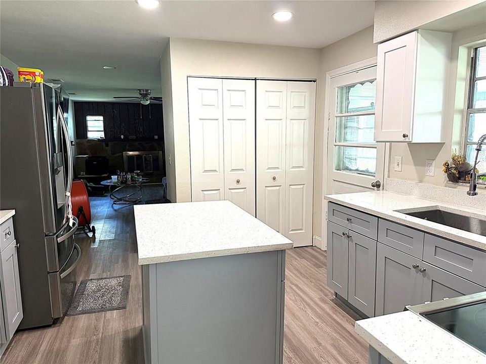 For Sale: $244,900 (3 beds, 2 baths, 1344 Square Feet)