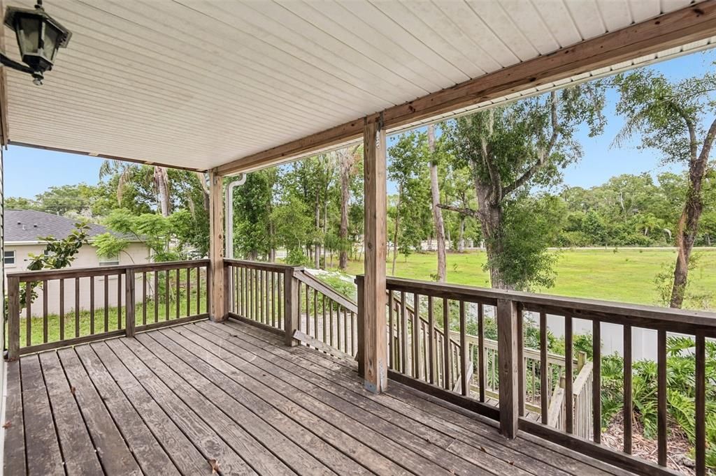 For Sale: $295,000 (3 beds, 2 baths, 1042 Square Feet)
