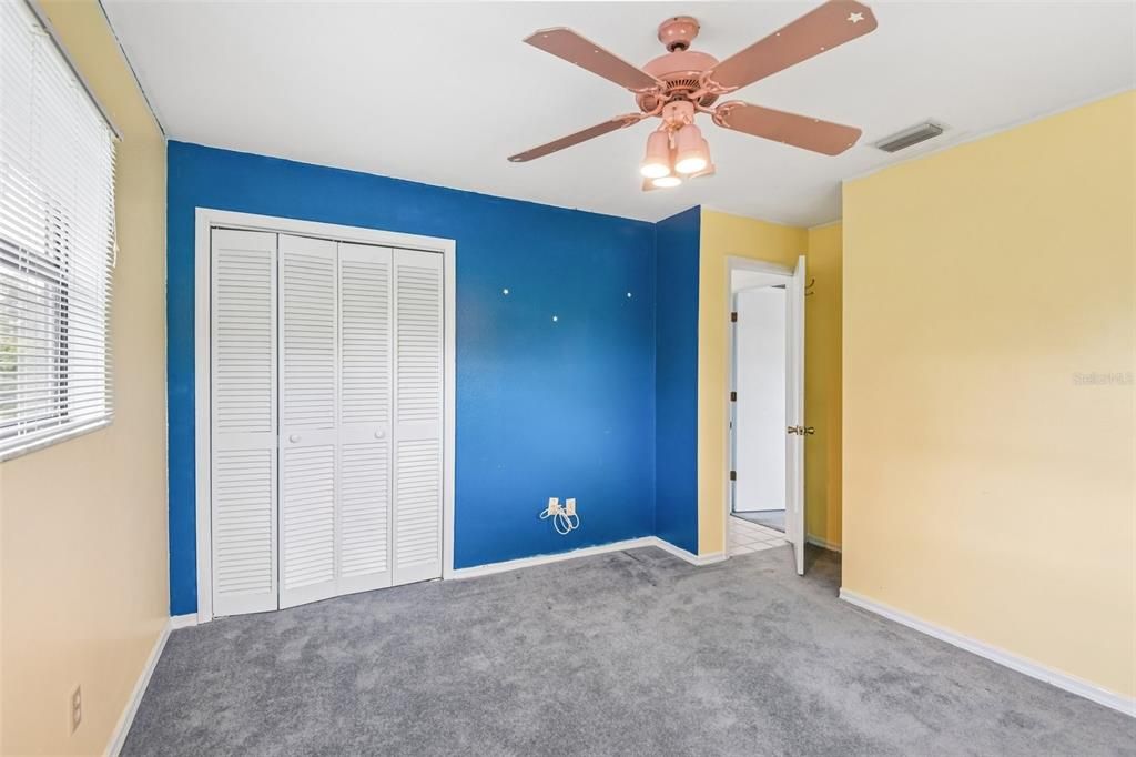 For Sale: $295,000 (3 beds, 2 baths, 1042 Square Feet)