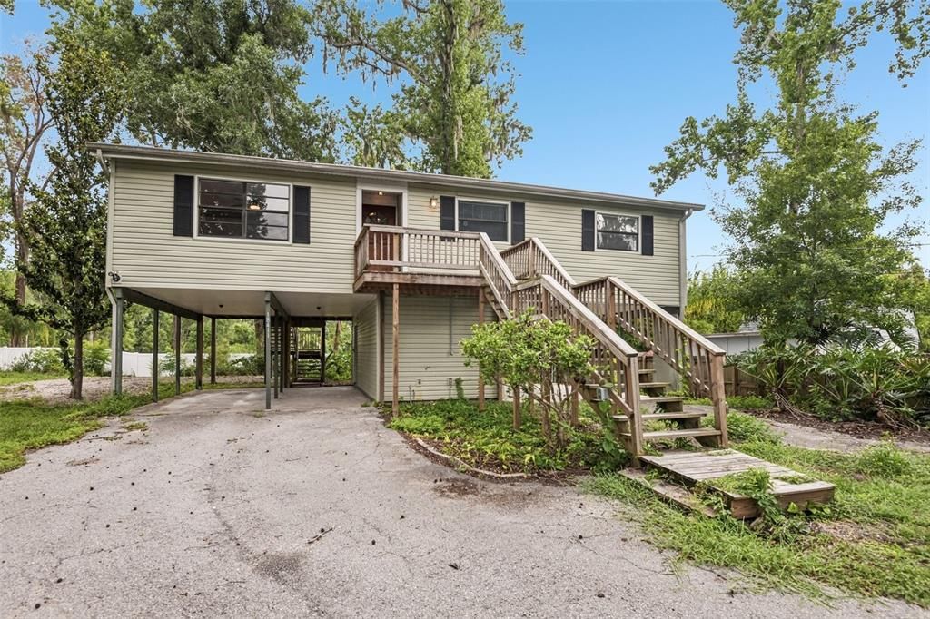 For Sale: $295,000 (3 beds, 2 baths, 1042 Square Feet)