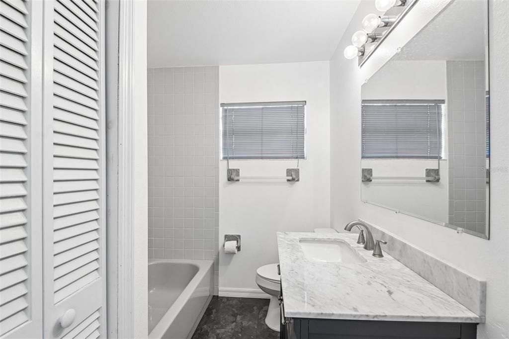 For Sale: $295,000 (3 beds, 2 baths, 1042 Square Feet)
