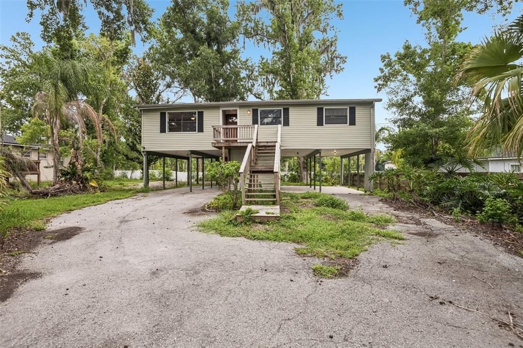 For Sale: $295,000 (3 beds, 2 baths, 1042 Square Feet)