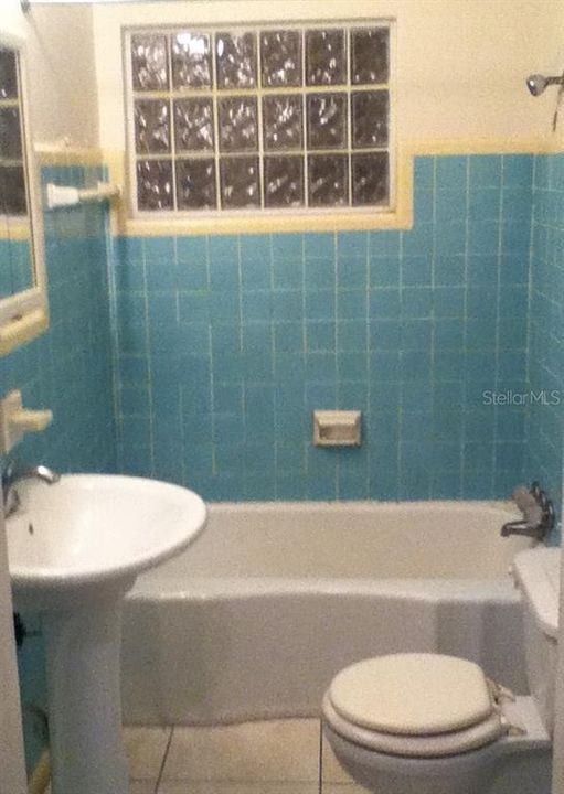 En Venta: $265,900 (4 camas, 0 baños, 1422 Pies cuadrados)