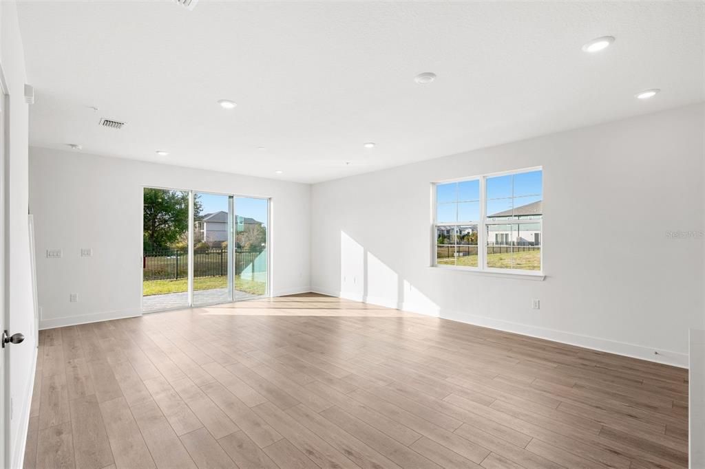 For Sale: $369,999 (3 beds, 2 baths, 1935 Square Feet)