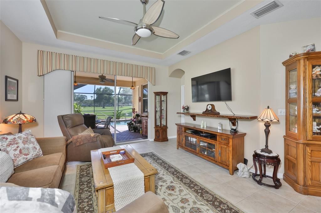 For Sale: $400,000 (2 beds, 2 baths, 1471 Square Feet)