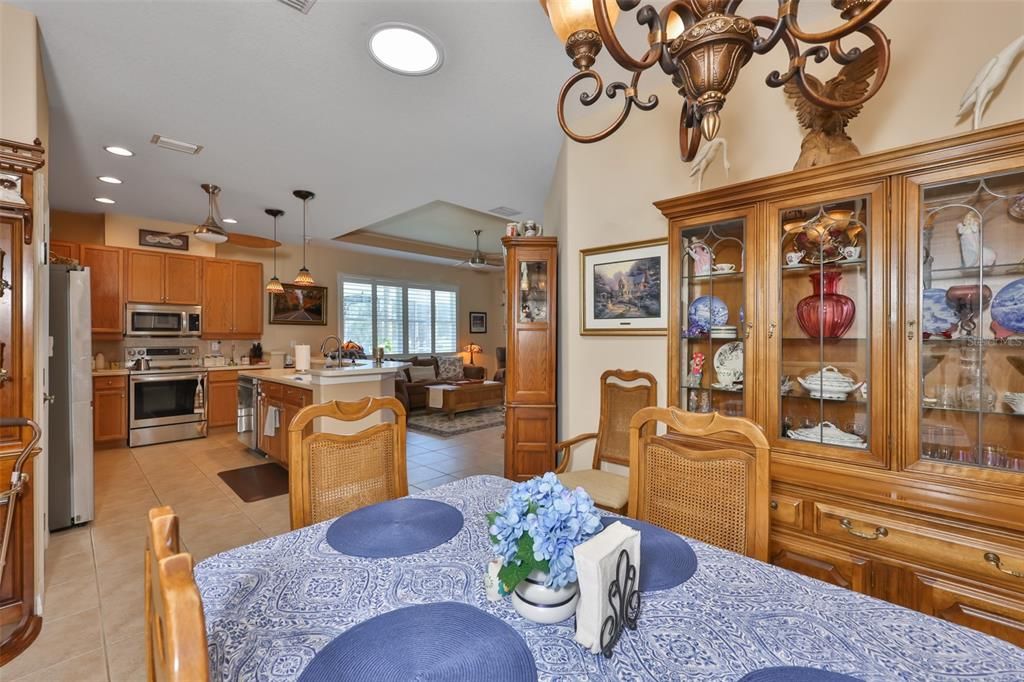 For Sale: $400,000 (2 beds, 2 baths, 1471 Square Feet)