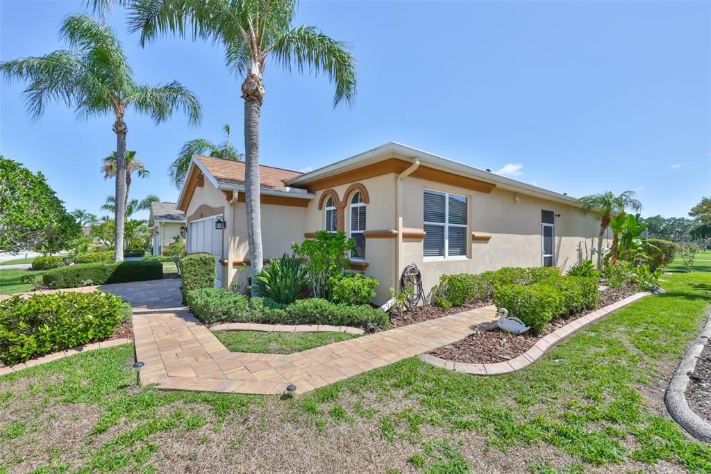For Sale: $400,000 (2 beds, 2 baths, 1471 Square Feet)