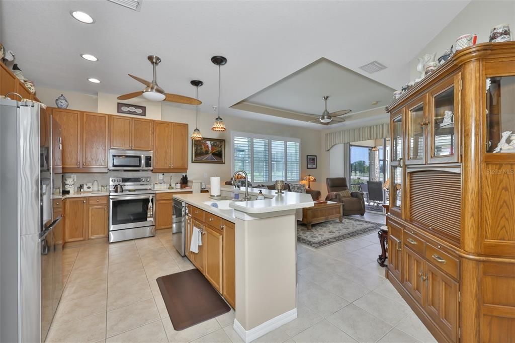 For Sale: $400,000 (2 beds, 2 baths, 1471 Square Feet)